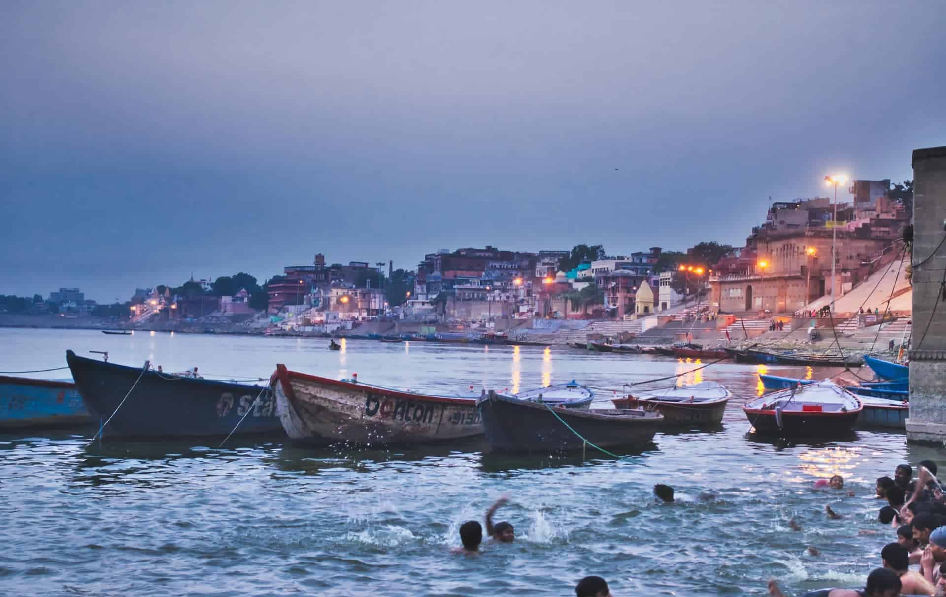 varanasi ganga ghat boat